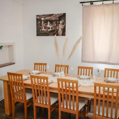 Stari Pazar 3 * 코니츠