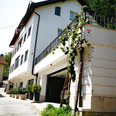 Stari Pazar 3 *